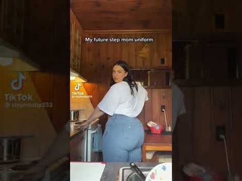 thic step mom